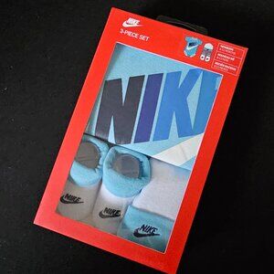 Baby Nike Bodysuit, Hat and Booties 3-PC Box Set Brand New In Box